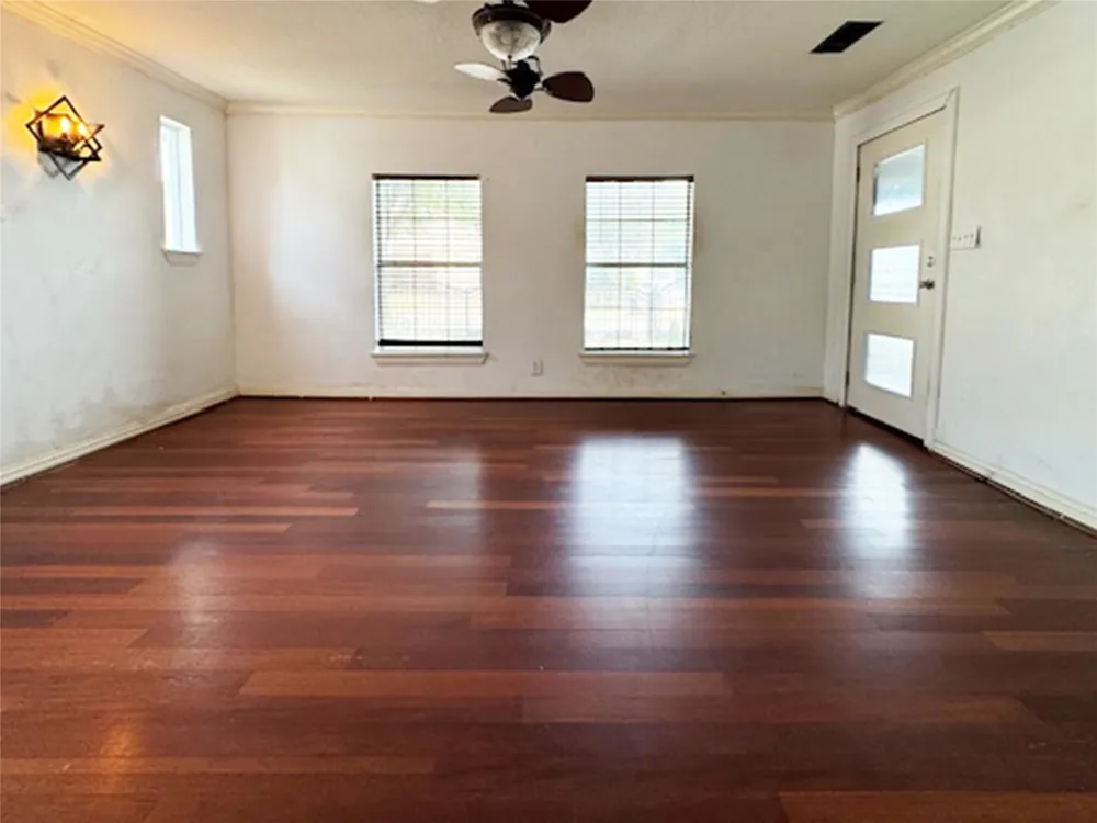 2414 Brandon Street Dallas, TX 75211