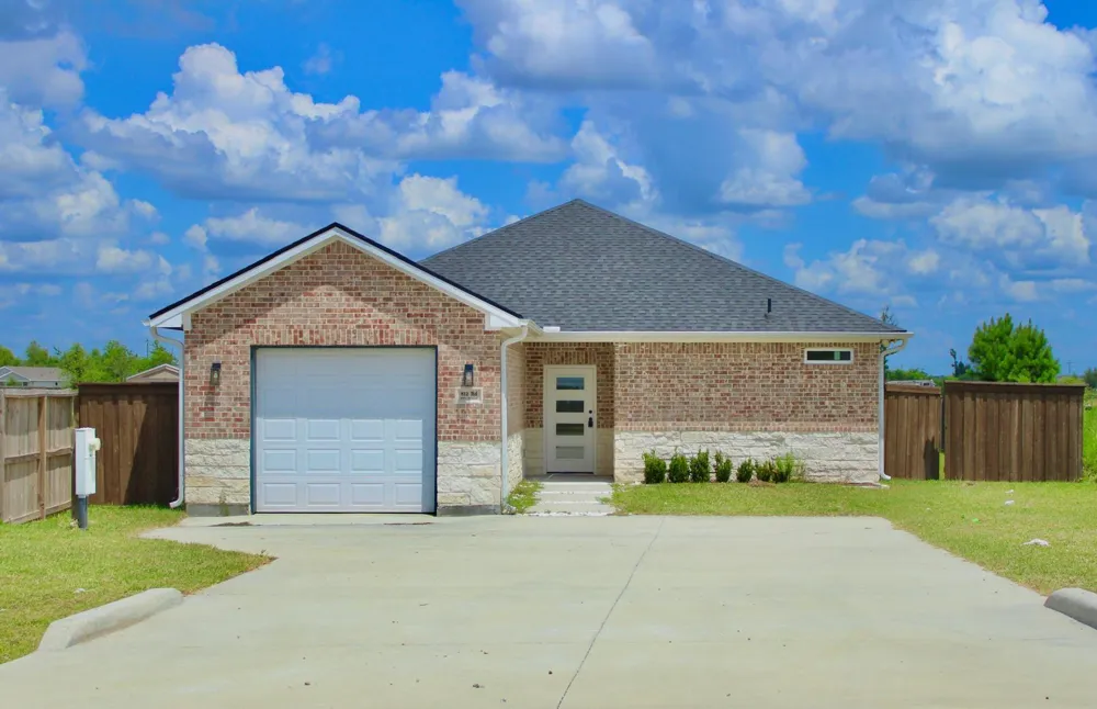 812 Road 57071 Cleveland, TX 77327