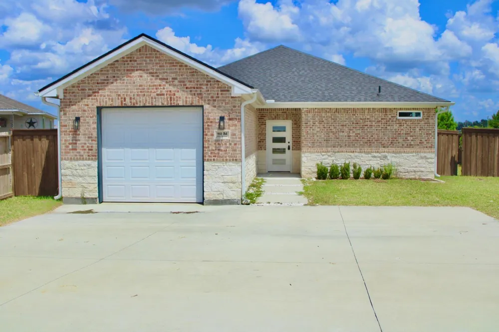 812 Road 57071 Cleveland, TX 77327