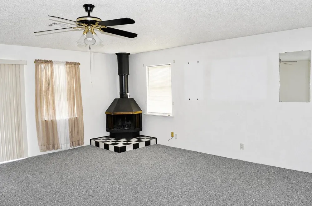 242 Lamenda Avenue Livingston, TX 77351