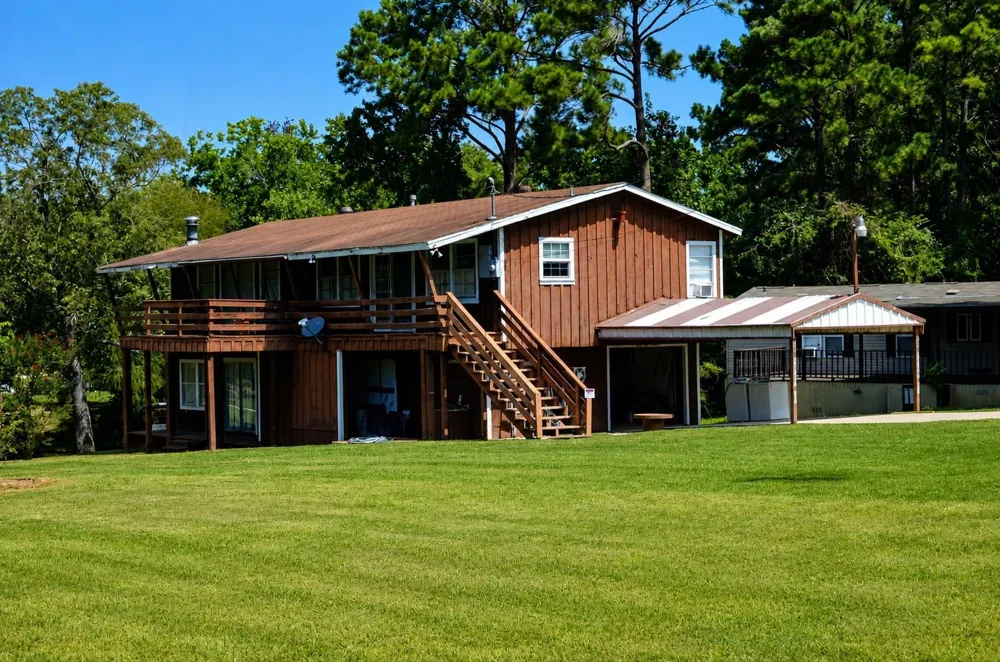 242 Lamenda Avenue Livingston, TX 77351