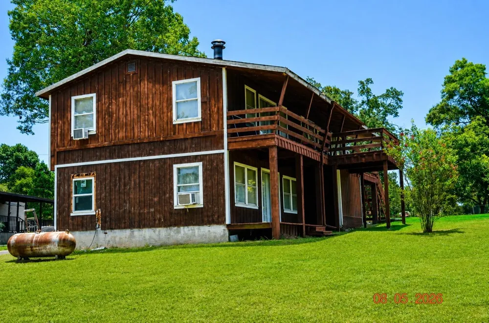 242 Lamenda Avenue Livingston, TX 77351