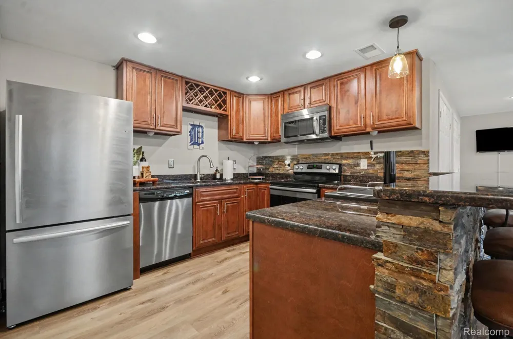 1134 Brookside Court Oxford Charter Township, MI 48371