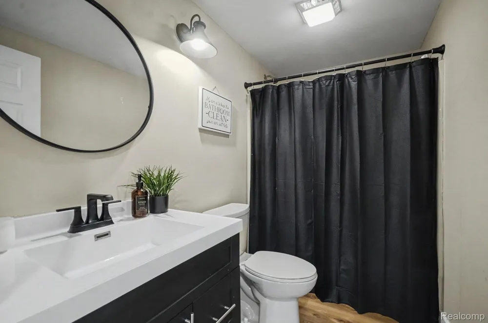 1134 Brookside Court Oxford Charter Township, MI 48371