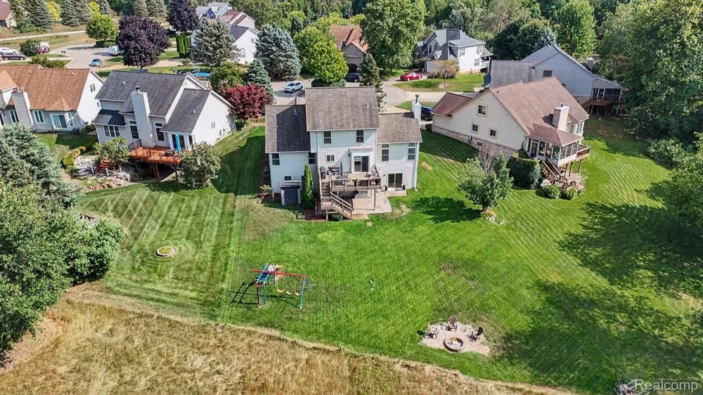 1134 Brookside Court Oxford Charter Township, MI 48371