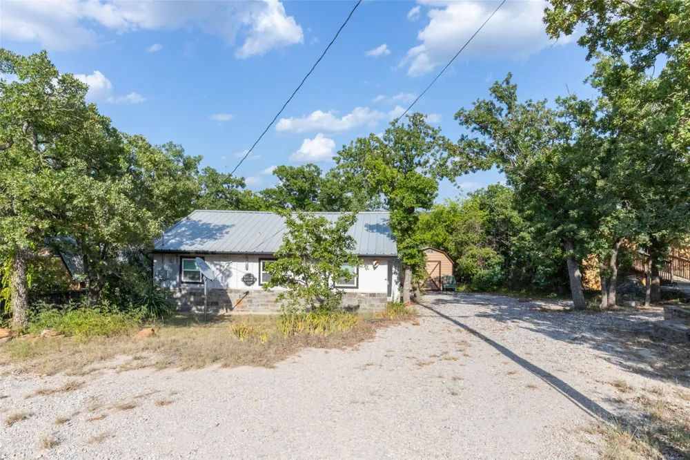 481 North Shore Drive Cisco, TX 76437