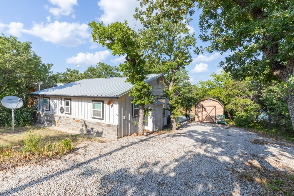 481 North Shore Drive Cisco, TX 76437