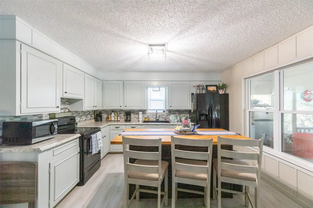 481 North Shore Drive Cisco, TX 76437