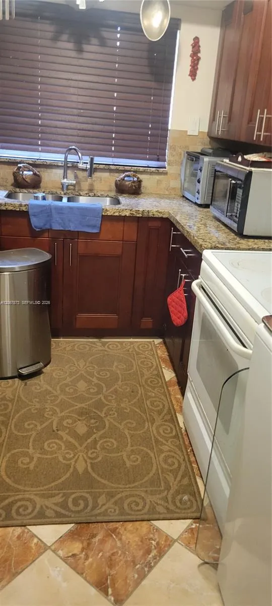 1743 NE 141st St North Miami, FL 33181