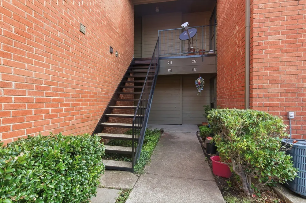 5909 Lake Hubbard Parkway #211 Garland, TX 75043