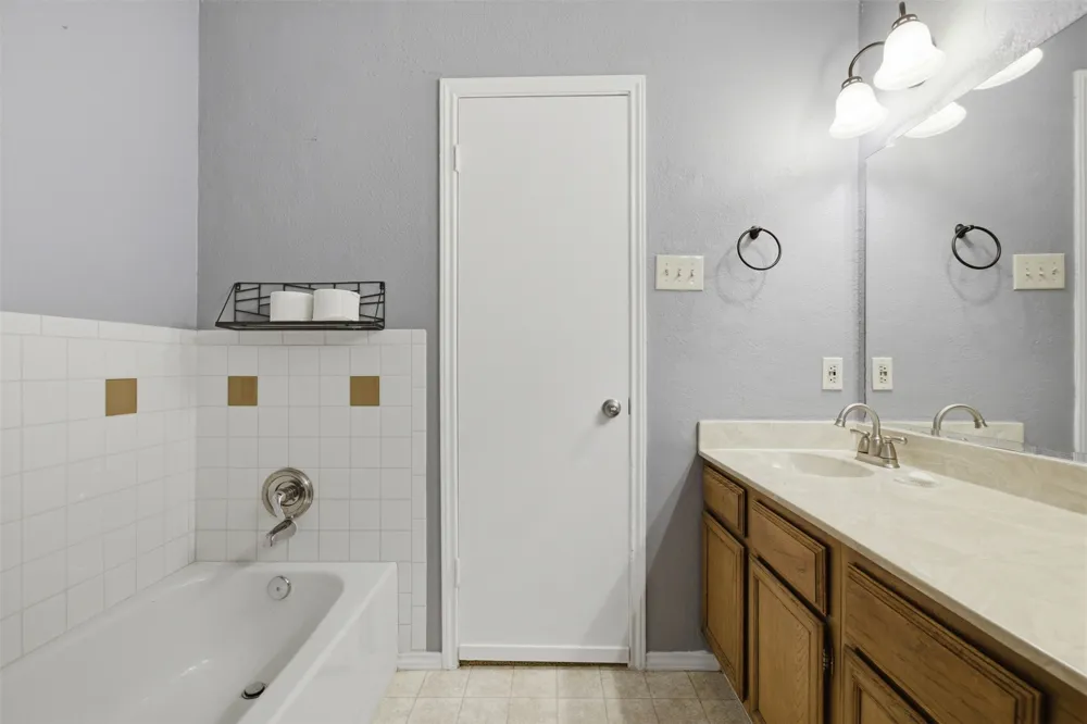5909 Lake Hubbard Parkway #211 Garland, TX 75043