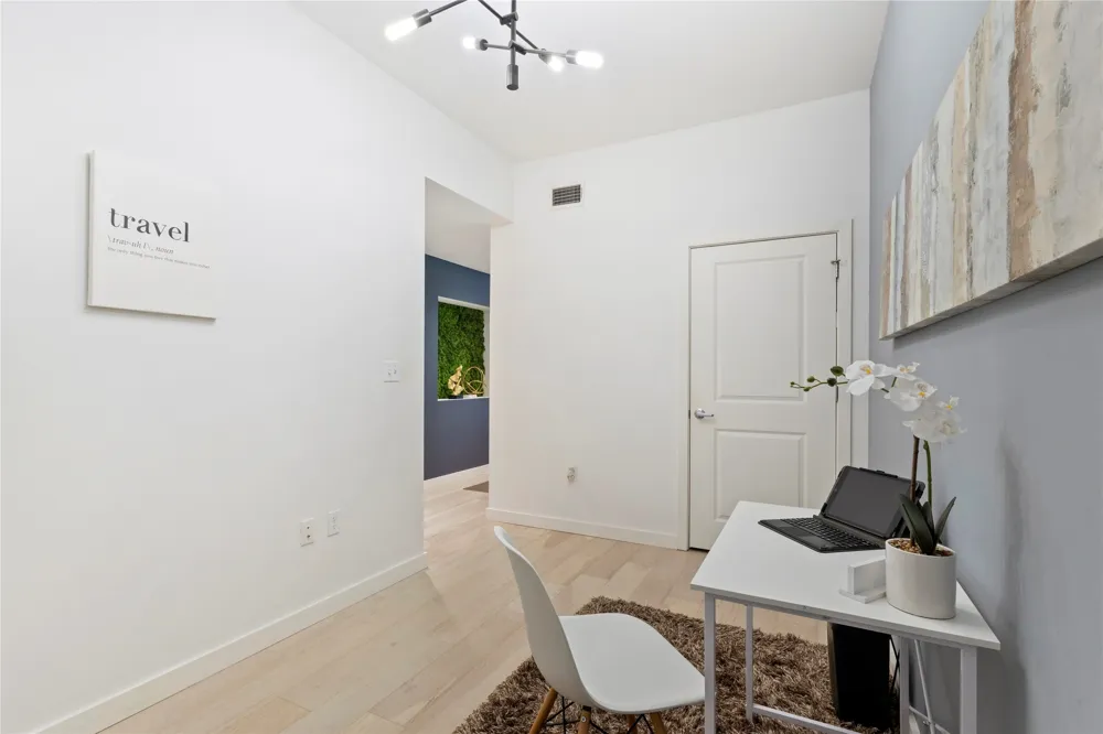 1200 Main Street #1607 Dallas, TX 75202