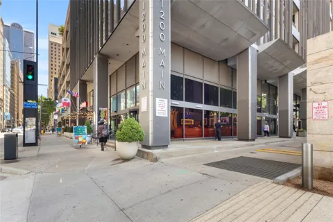 1200 Main Street #1607
