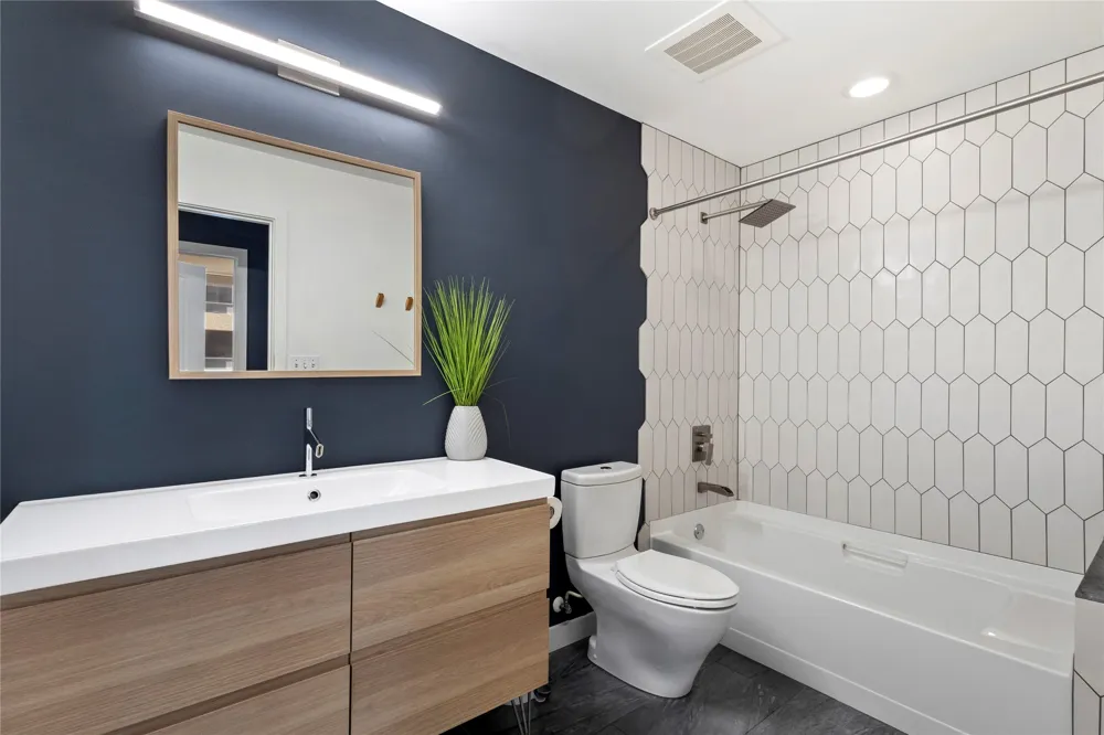 1200 Main Street #1607 Dallas, TX 75202