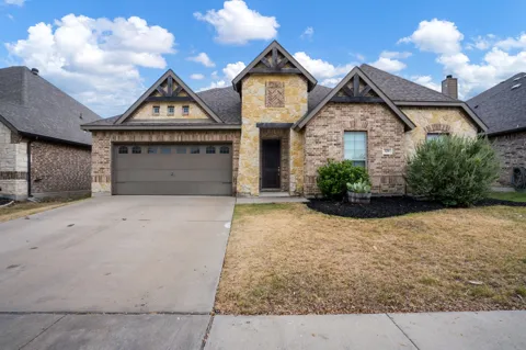 329 Strait Lane