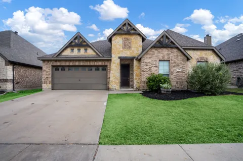 329 Strait Lane
