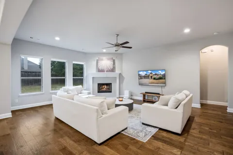 329 Strait Lane