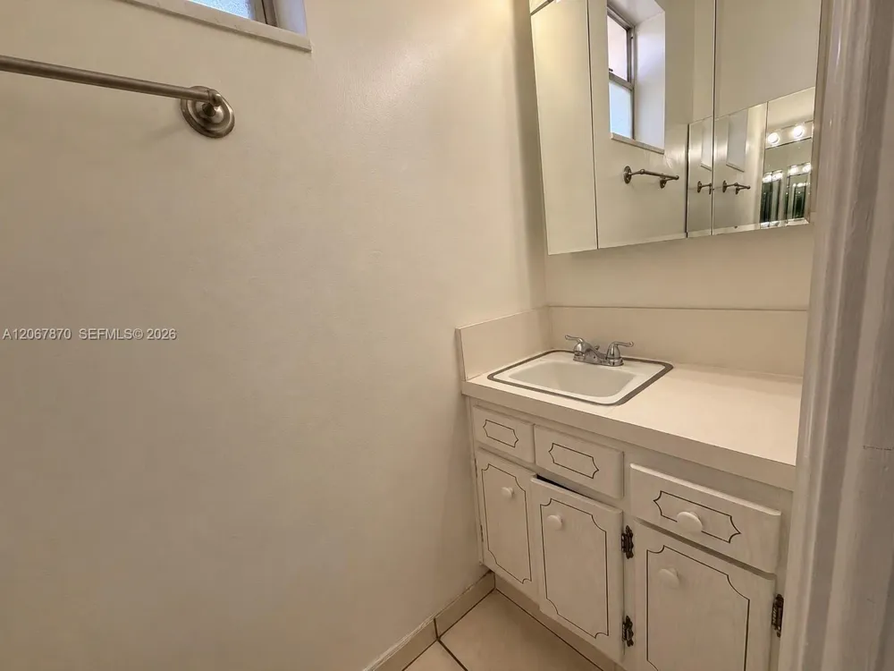 20200 NE 29th Ct #N214 Aventura, FL 33180