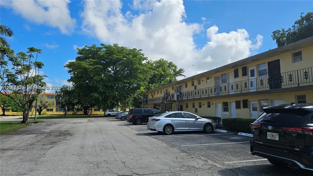 20200 NE 29th Ct #N214 Aventura, FL 33180