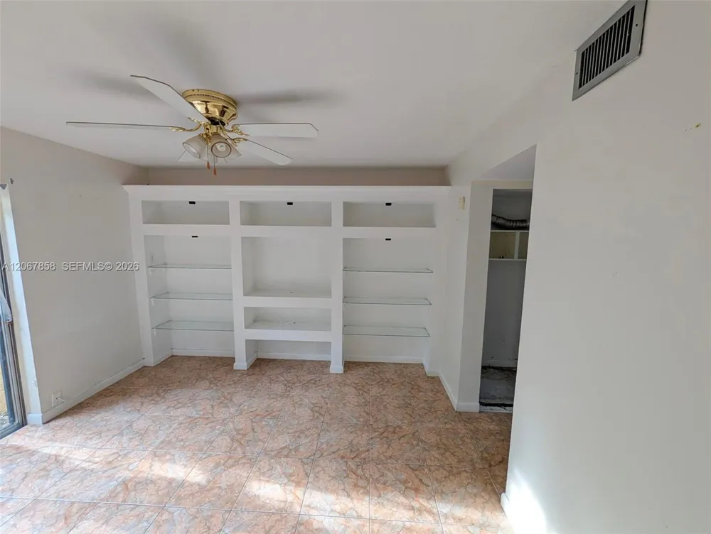 5664 Blueberry Ct #15 Lauderhill, FL 33313