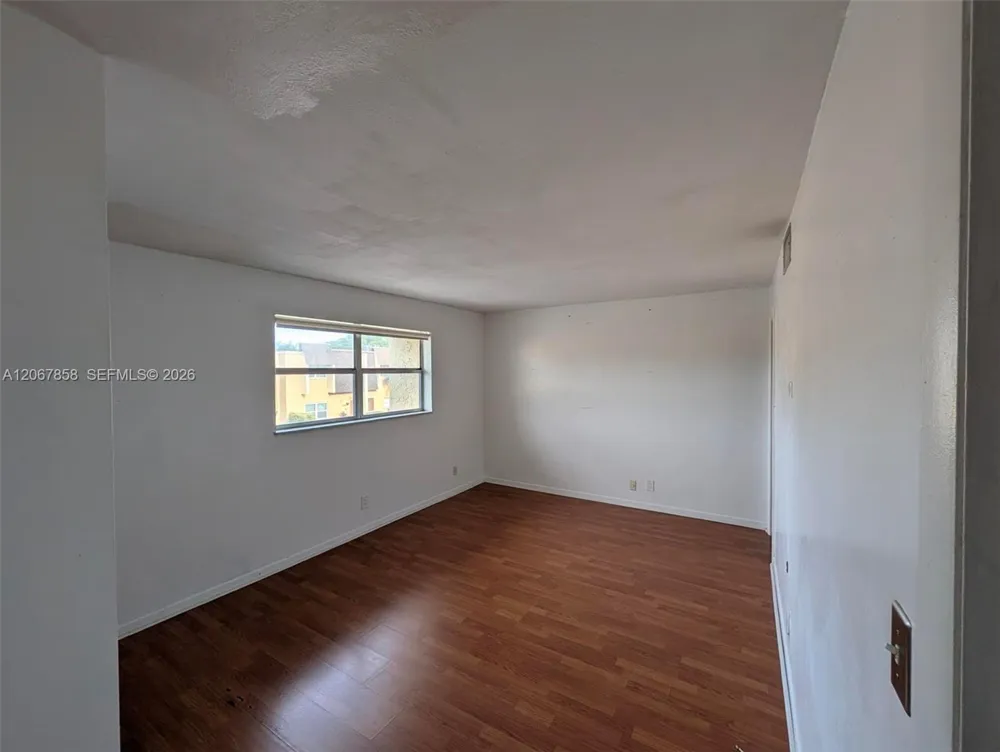 5664 Blueberry Ct #15 Lauderhill, FL 33313