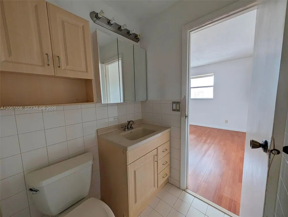 5664 Blueberry Ct #15 Lauderhill, FL 33313