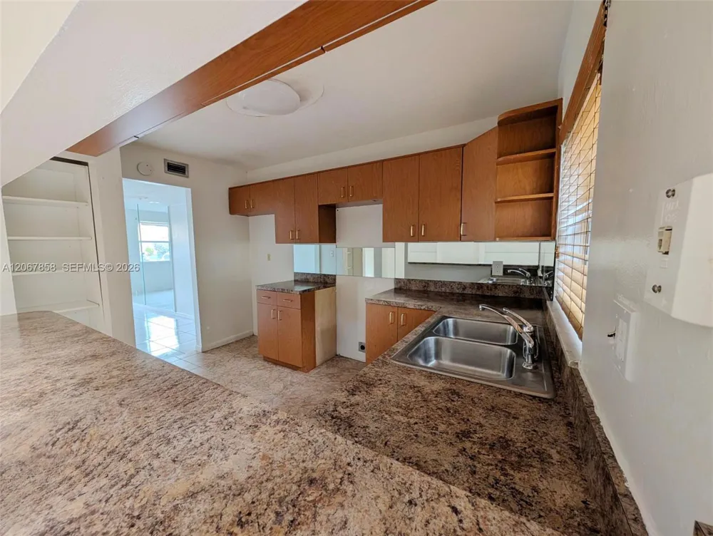 5664 Blueberry Ct #15 Lauderhill, FL 33313