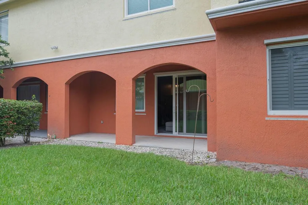 44 SE SEDONA CIRCLE #102 Stuart, FL 34994