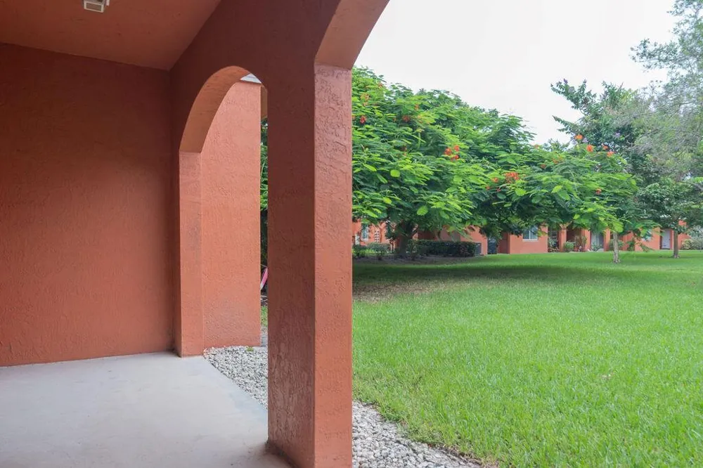 44 SE SEDONA CIRCLE #102 Stuart, FL 34994