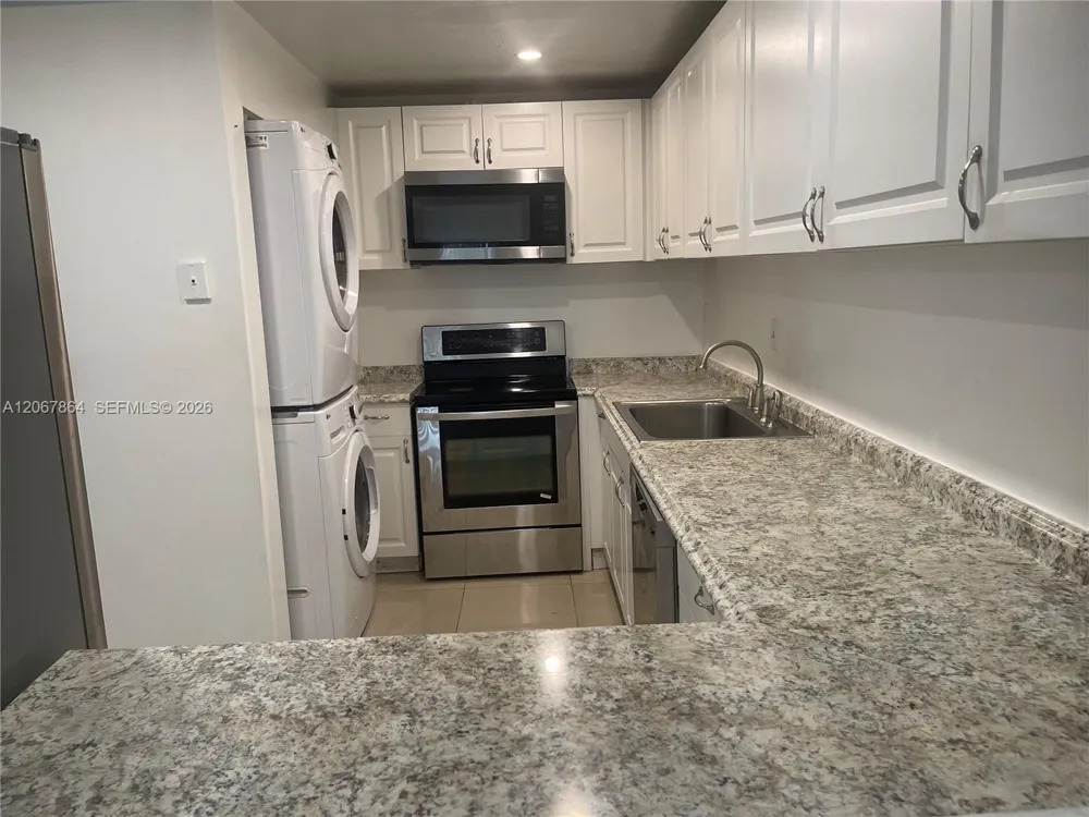 10000 NW 80th Ct #2337 Hialeah Gardens, FL 33016