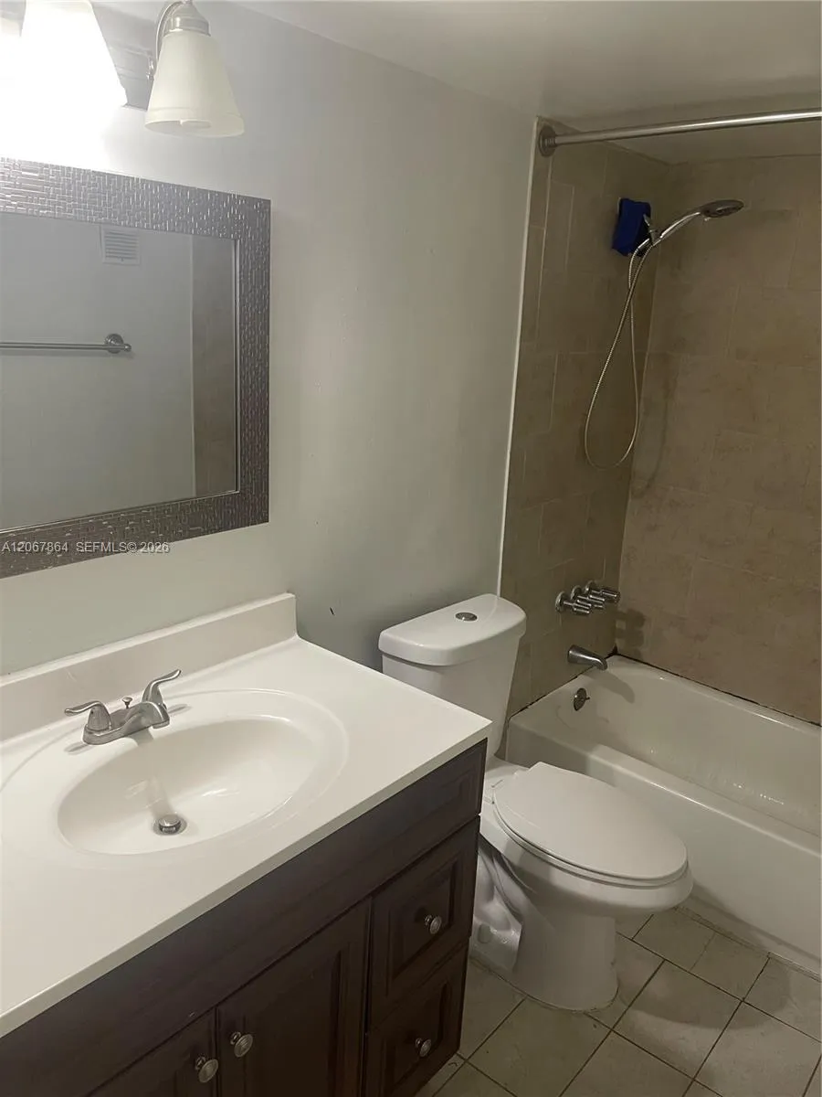 10000 NW 80th Ct #2337 Hialeah Gardens, FL 33016