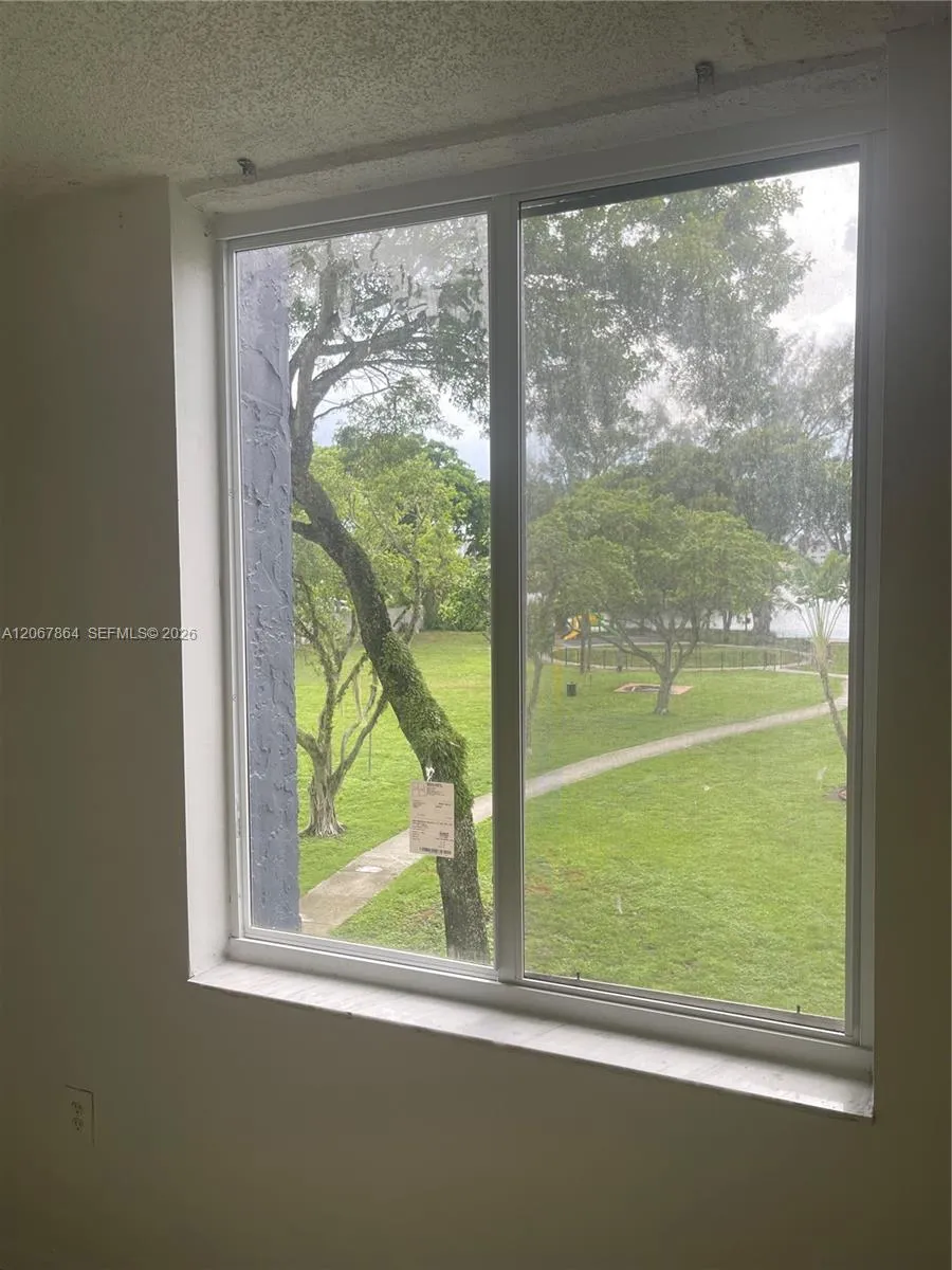 10000 NW 80th Ct #2337 Hialeah Gardens, FL 33016