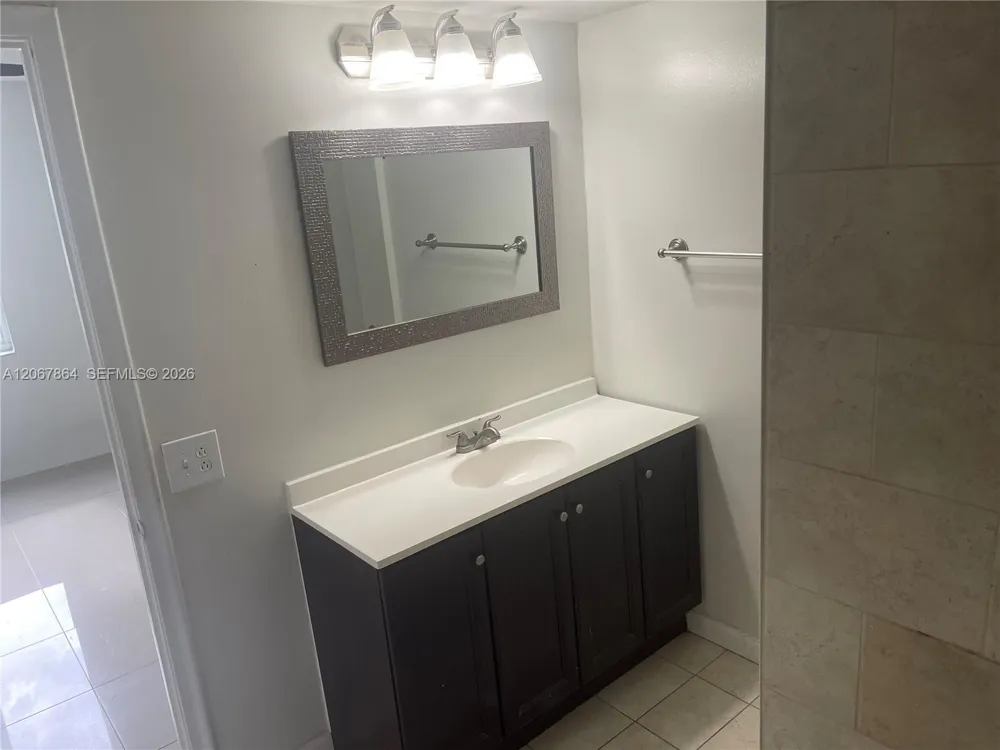 10000 NW 80th Ct #2337 Hialeah Gardens, FL 33016
