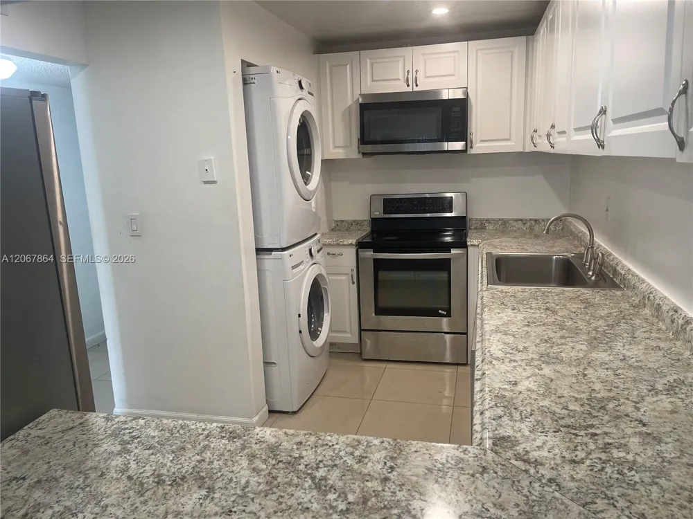 10000 NW 80th Ct #2337 Hialeah Gardens, FL 33016