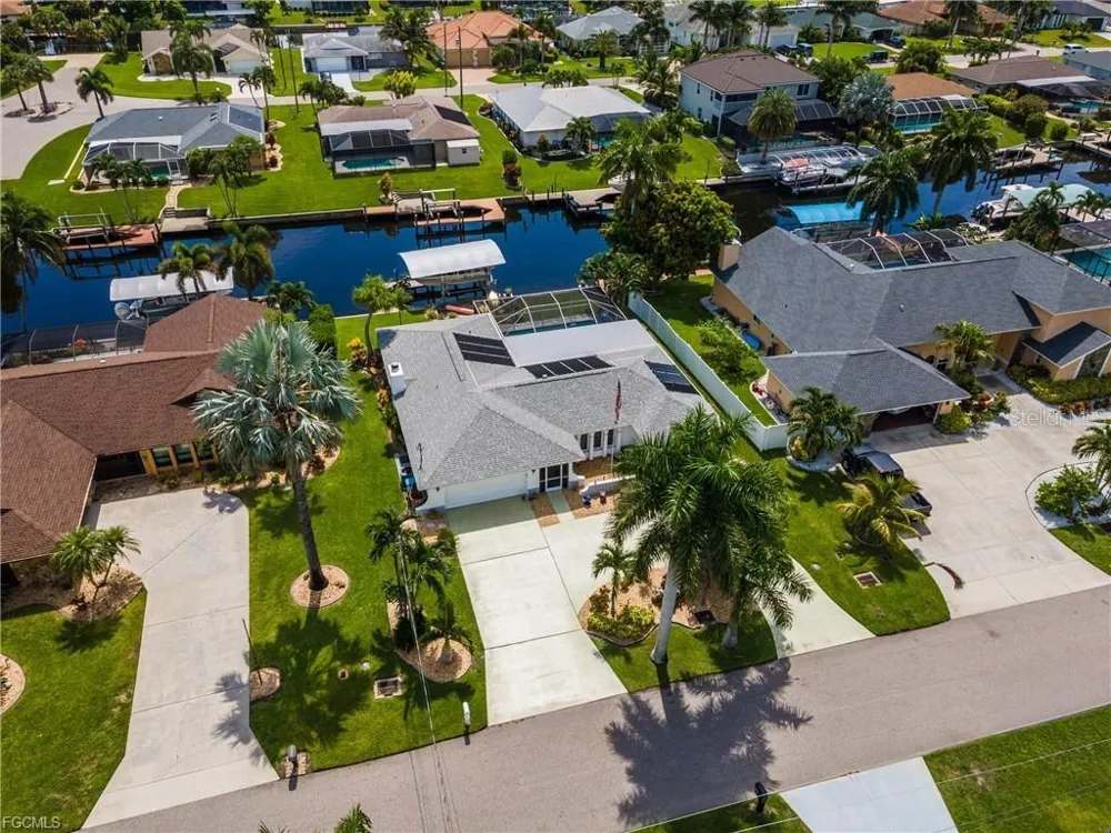 3319 SE 17TH AVENUE Cape Coral, FL 33904