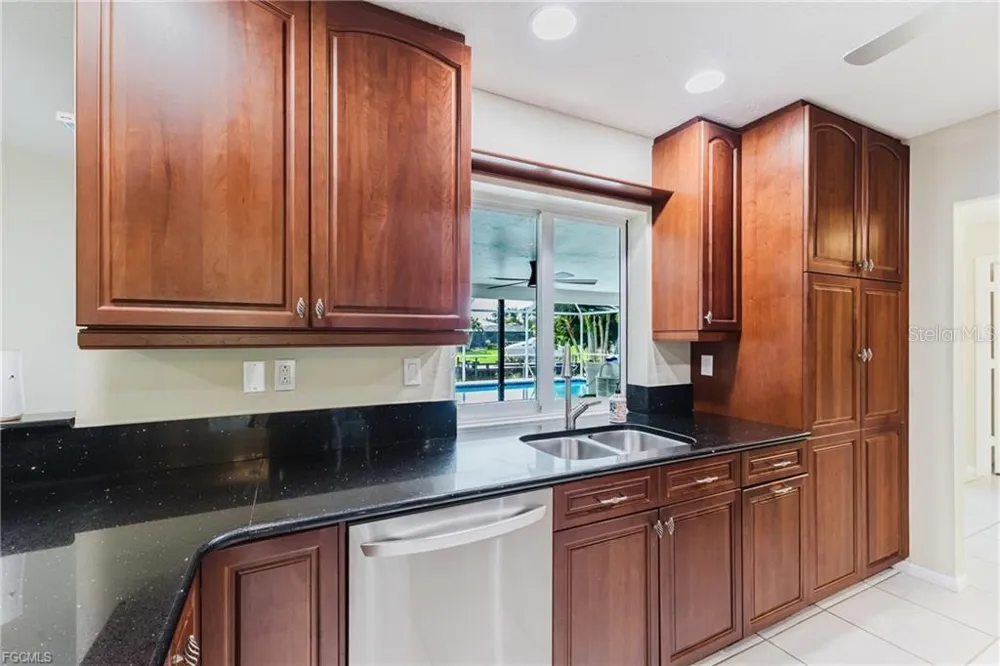 3319 SE 17TH AVENUE Cape Coral, FL 33904