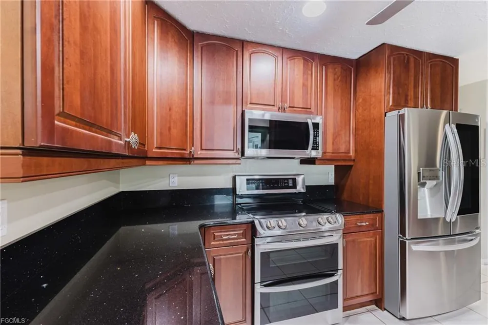 3319 SE 17TH AVENUE Cape Coral, FL 33904