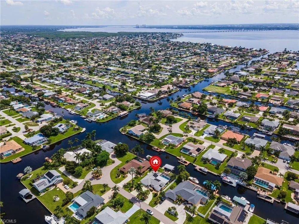 3319 SE 17TH AVENUE Cape Coral, FL 33904