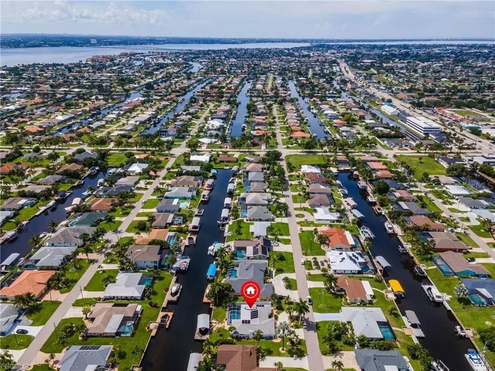 3319 SE 17TH AVENUE Cape Coral, FL 33904