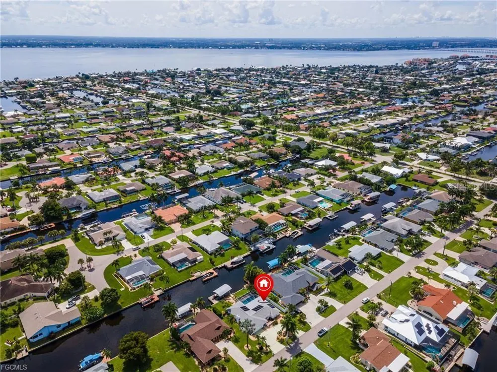 3319 SE 17TH AVENUE Cape Coral, FL 33904