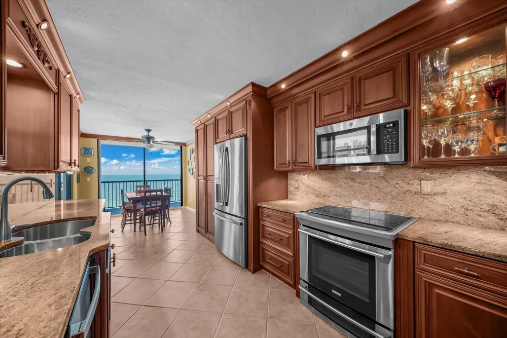 1600 GULF BOULEVARD #911 Clearwater Beach, FL 33767