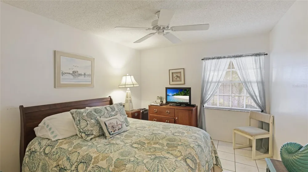 1109 EDGEWATER CIRCLE #1109 Bradenton, FL 34209