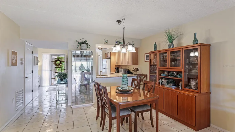 1109 EDGEWATER CIRCLE #1109 Bradenton, FL 34209