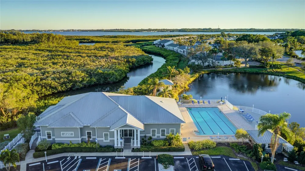 1109 EDGEWATER CIRCLE #1109 Bradenton, FL 34209