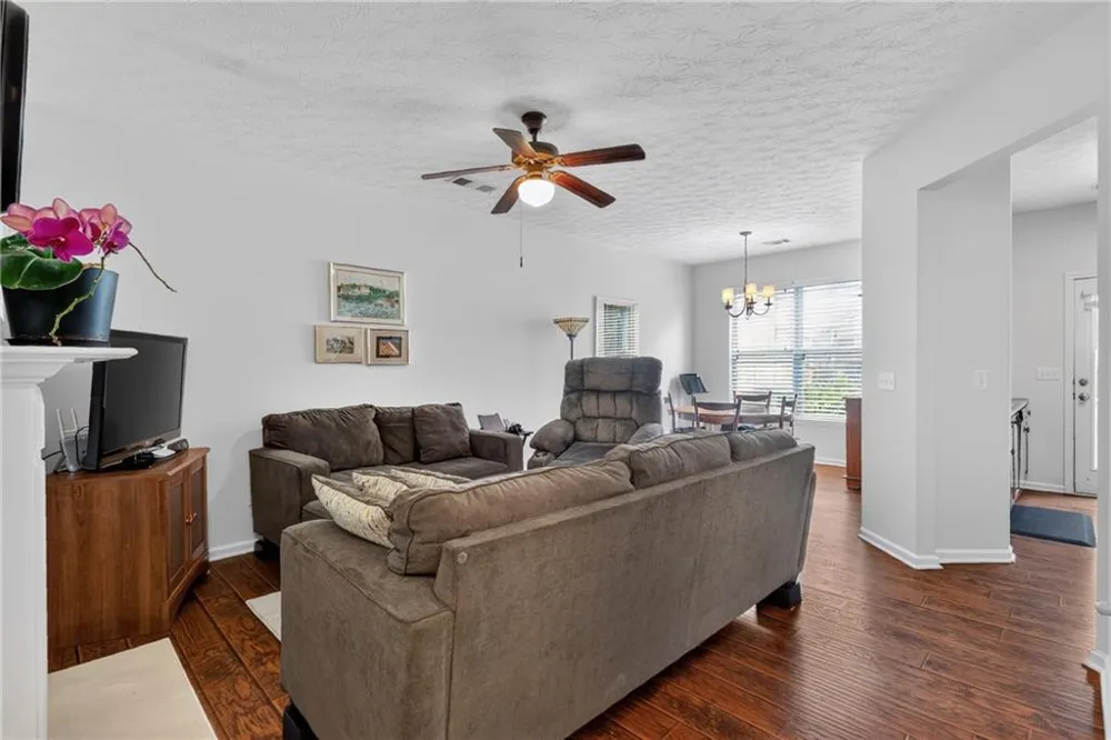 6647 Splashwater Drive Flowery Branch, GA 30542