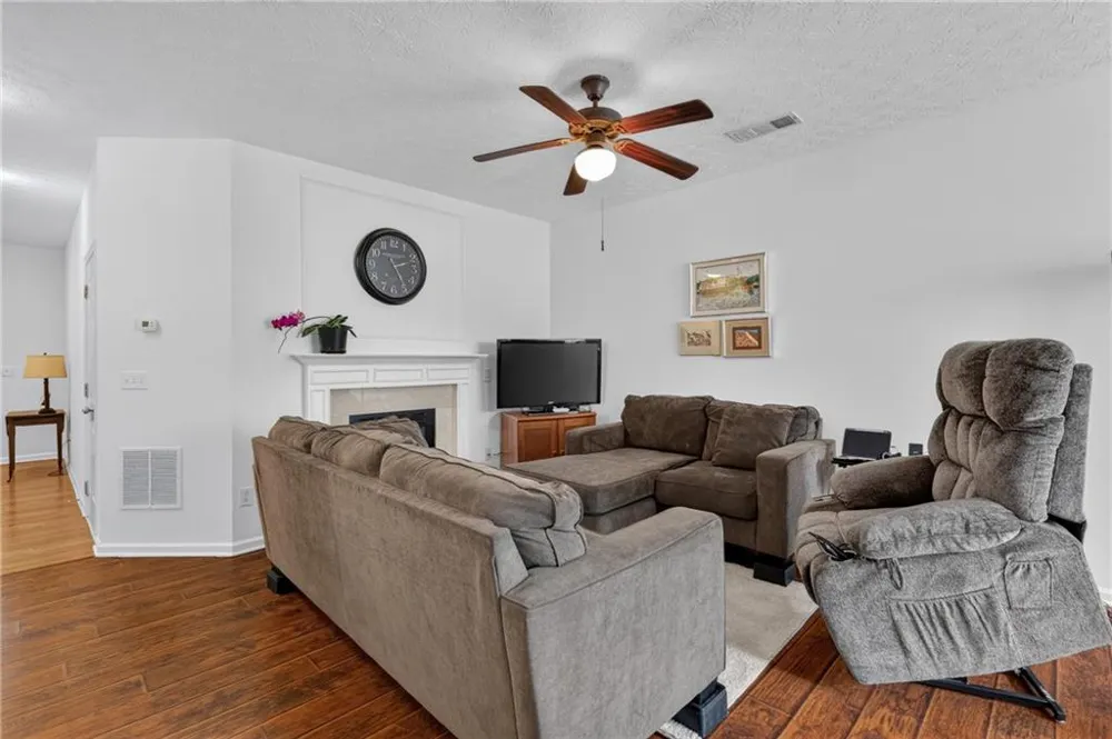6647 Splashwater Drive Flowery Branch, GA 30542