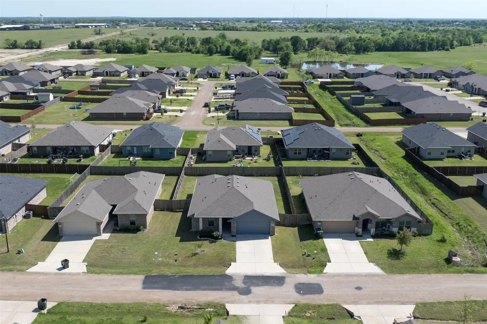 117 Willowbend Loop Mabank, TX 75147