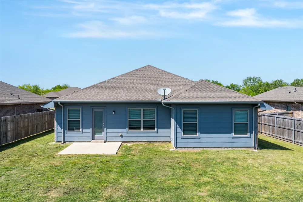 117 Willowbend Loop Mabank, TX 75147