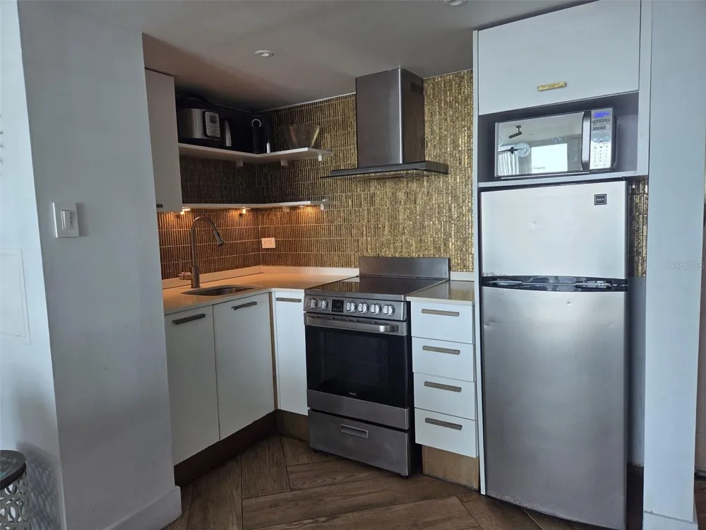 6165 ISLA VERDE AVENUE #1270 Carolina, PR 00979