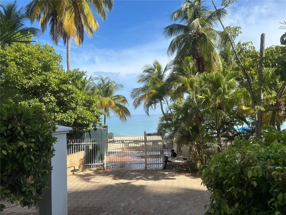 6165 ISLA VERDE AVENUE #1270 Carolina, PR 00979